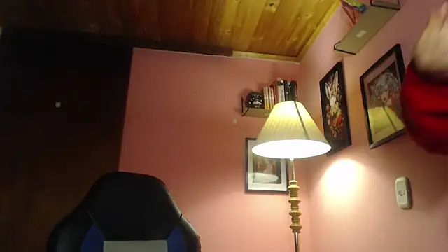 Snapshot of bunnyemilyrose36 chatting on 02.12.25 bunnyemilyrose36 online show from 02.12.25