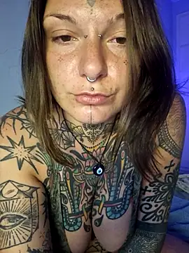 lizzardqueeen online show from 10.14.25