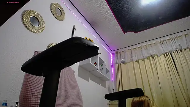 Soffy-brooks online show from 12.18.24