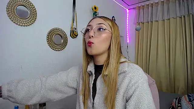 Soffy-brooks online show from 03.05.25