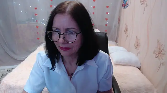 Snapshot of OlgaHottie chatting on 03.17.25 OlgaHottie online show from 03.17.25