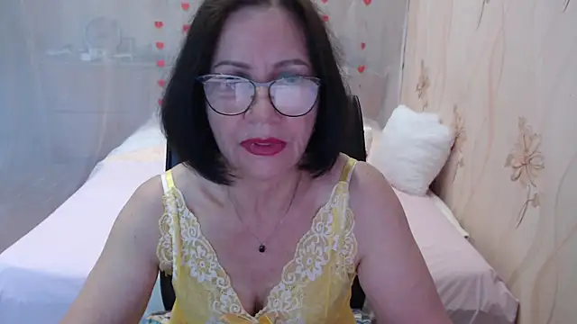 Snapshot of OlgaHottie chatting on 09.25.25 OlgaHottie online show from 09.25.25