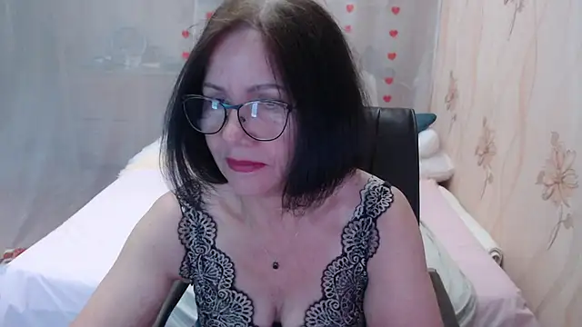 Snapshot of OlgaHottie chatting on 10.18.25 OlgaHottie online show from 10.18.25