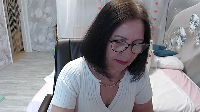 Snapshot of OlgaHottie chatting on 06.08.26 OlgaHottie online show from 06.08.26