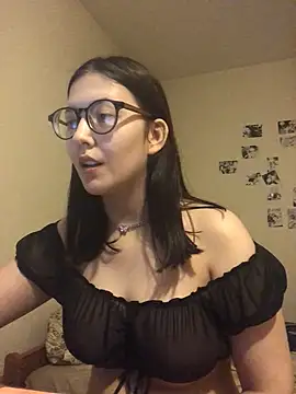 Snapshot of Prudie_Gabriella chatting on 12.26.24 Prudie Gabriella online show from 12.26.24