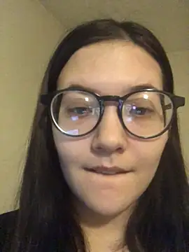 Snapshot of Prudie_Gabriella chatting on 01.12.25 Prudie Gabriella online show from 01.12.25