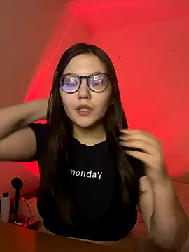 Snapshot of Prudie_Gabriella chatting on 10.24.25 Prudie Gabriella online show from 10.24.25