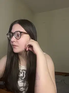 Snapshot of Prudie_Gabriella chatting on 11.29.25 Prudie Gabriella online show from 11.29.25