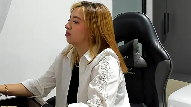 alma fenix online show from 02.20.26