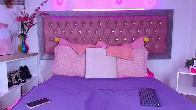 EmmaWilder online show from 09.14.25