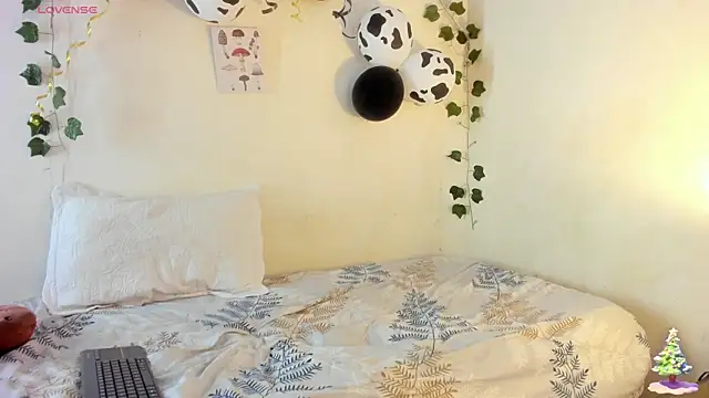 hilary-08 online show from 12.04.24