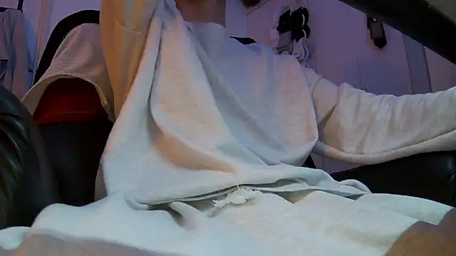 Snapshot of Ray175oo chatting on 02.21.26 Ray175oo online show from 02.21.26