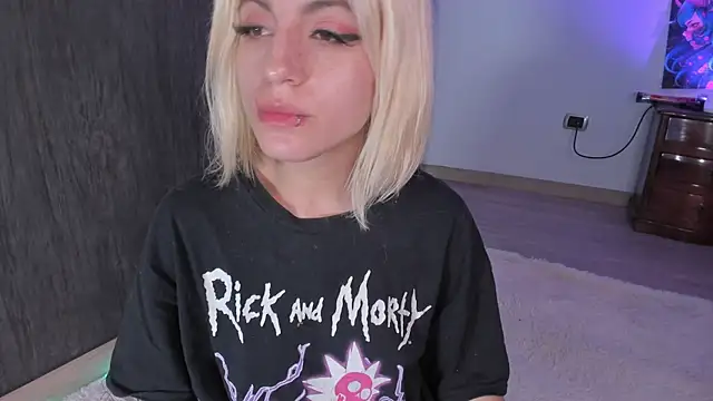 Snapshot of cyberzoe chatting on 02.24.25 cyberzoe online show from 02.24.25