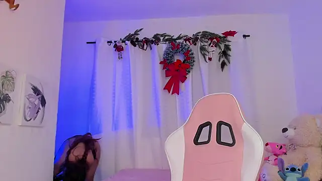 Snapshot of Lia_Petite1 chatting on 03.11.25 Lia Petite1 online show from 03.11.25