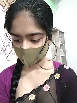 Snapshot of Arisha- chatting on 07.25.26 Arisha- online show from 07.25.26