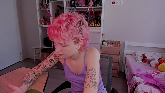 Snapshot of School_Love chatting on 11.15.25 School Love online show from 11.15.25