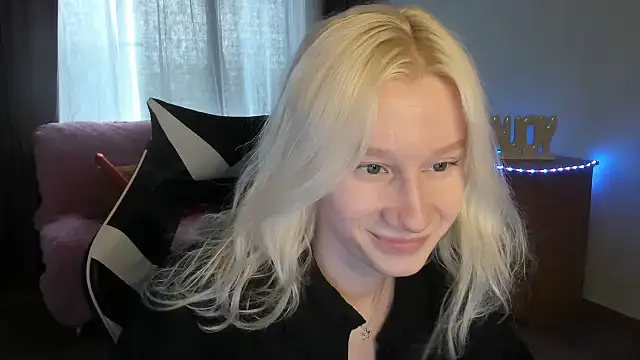 Snapshot of EnigmaSee chatting on 06.14.26 EnigmaSee online show from 06.14.26