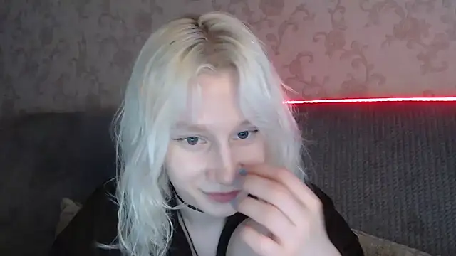 Snapshot of EnigmaSee chatting on 07.07.26 EnigmaSee online show from 07.07.26