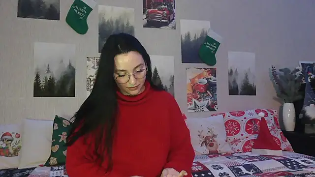 Snapshot of Fluffy_Tiffy chatting on 12.25.24 Fluffy Tiffy online show from 12.25.24