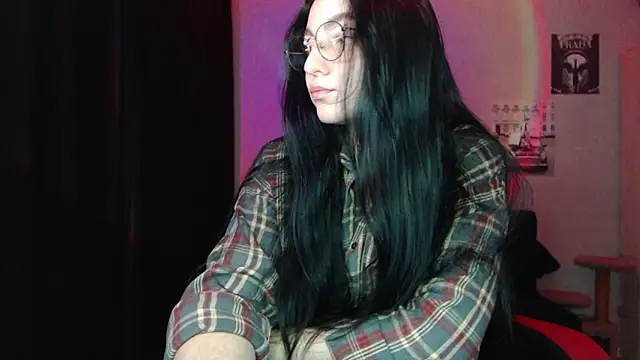 Snapshot of Fluffy_Tiffy chatting on 11.14.25 Fluffy Tiffy online show from 11.14.25