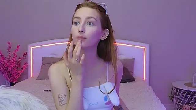 Snapshot of MichaDenver chatting on 11.15.25 MichaDenver online show from 11.15.25