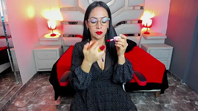 KateTompson  online show from 02.12.26