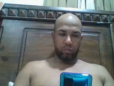 Snapshot of Frankie0880 chatting on 12.31.24 Frankie0880 online show from 12.31.24