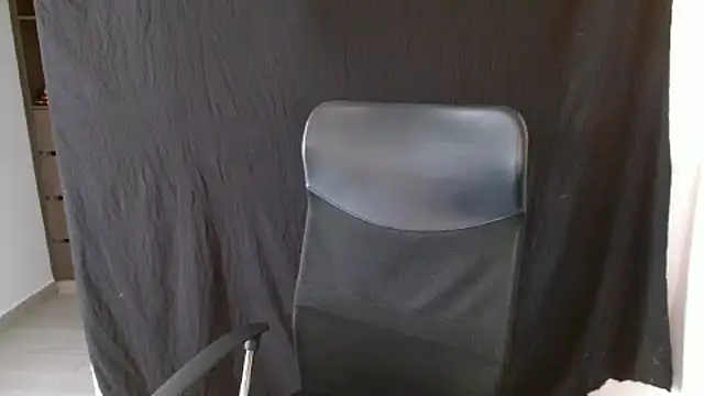 cloe fox online show from 10.04.25