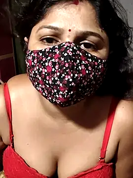 Snapshot of Mourani24 chatting on 04.04.26 Mourani24 online show from 04.04.26