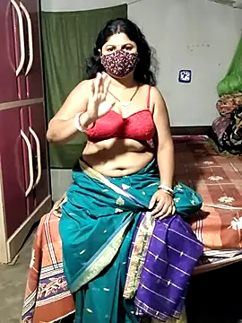 Snapshot of Mourani24 chatting on 04.13.26 Mourani24 online show from 04.13.26