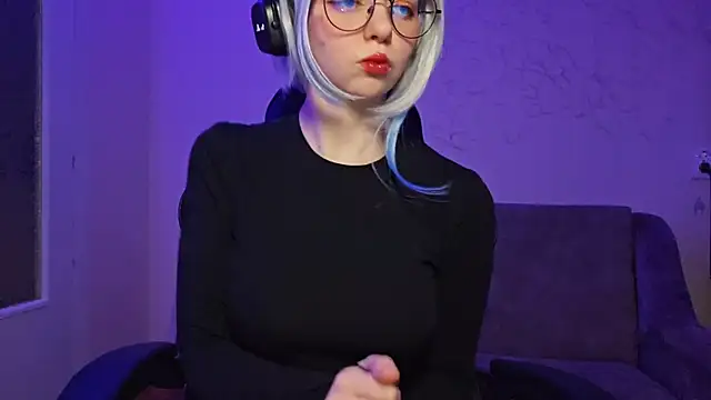 Snapshot of DanaWard chatting on 02.17.25 DanaWard online show from 02.17.25