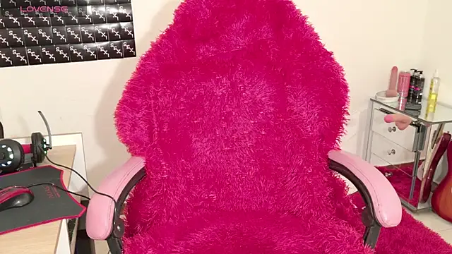 RoxaneEvans  online show from 10.24.25