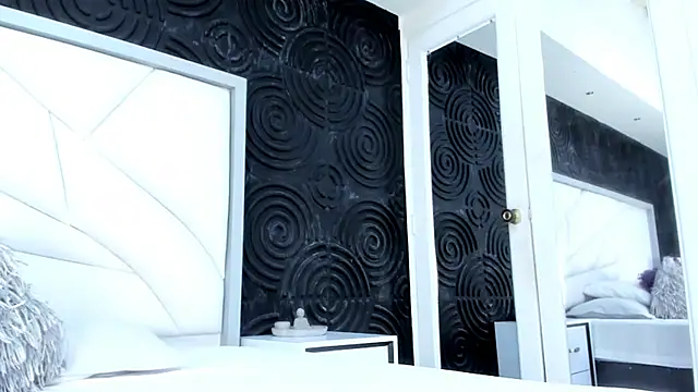 AbigailWilliams  online show from 10.20.25