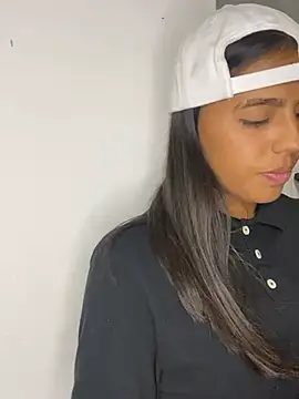 BarbieHotLaura online show from 03.13.25