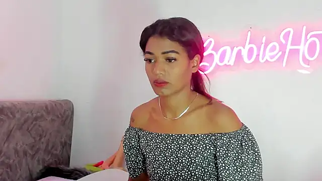 BarbieHotLaura online show from 10.10.25