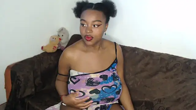 Snapshot of lyssyhorny chatting on 12.22.24 lyssyhorny online show from 12.22.24