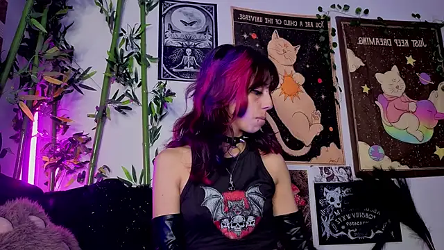 Snapshot of Nyx_nayla chatting on 04.21.26 Nyx nayla online show from 04.21.26