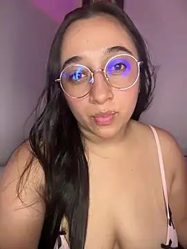 Snapshot of cata_megan chatting on 03.09.25 cata megan online show from 03.09.25