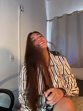 Snapshot of emmily_d chatting on 05.02.26 emmily d online show from 05.02.26