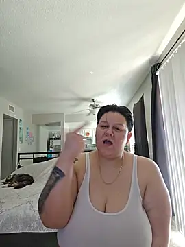 Snapshot of DevilDahm chatting on 02.14.26 DevilDahm online show from 02.14.26