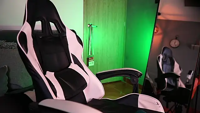 Snapshot of jaxon_colton chatting on 03.21.25 jaxon colton online show from 03.21.25