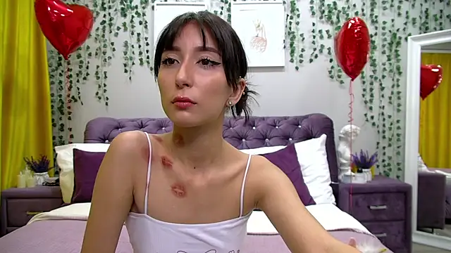 Snapshot of NicoleLimp chatting on 02.14.25 NicoleLimp online show from 02.14.25