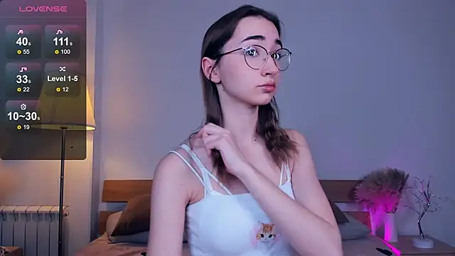 Snapshot of PollyBeev chatting on 01.27.25 PollyBeev online show from 01.27.25