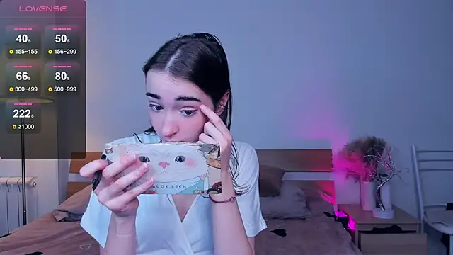 Snapshot of PollyBeev chatting on 02.07.25 PollyBeev online show from 02.07.25