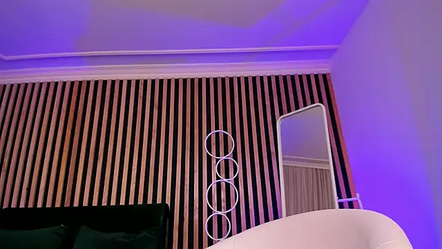 Snapshot of MiaMews chatting on 01.31.25 MiaMews online show from 01.31.25