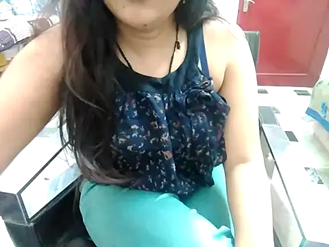 Snapshot of aarushi_sharmaa chatting on 02.18.25 aarushi sharmaa online show from 02.18.25