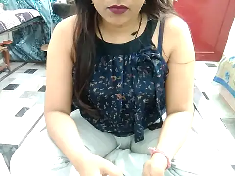 Snapshot of aarushi_sharmaa chatting on 02.21.25 aarushi sharmaa online show from 02.21.25