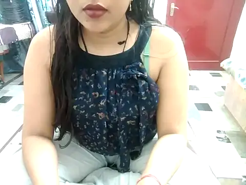 Snapshot of aarushi_sharmaa chatting on 03.17.25 aarushi sharmaa online show from 03.17.25