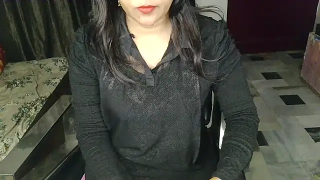 Snapshot of aarushi_sharmaa chatting on 11.20.25 aarushi sharmaa online show from 11.20.25