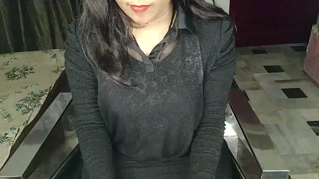 Snapshot of aarushi_sharmaa chatting on 11.21.25 aarushi sharmaa online show from 11.21.25